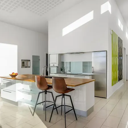 Emelita - 1-4km From The Sea By Interhome